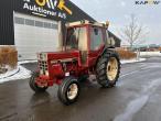 International 844 XL tractor 9
