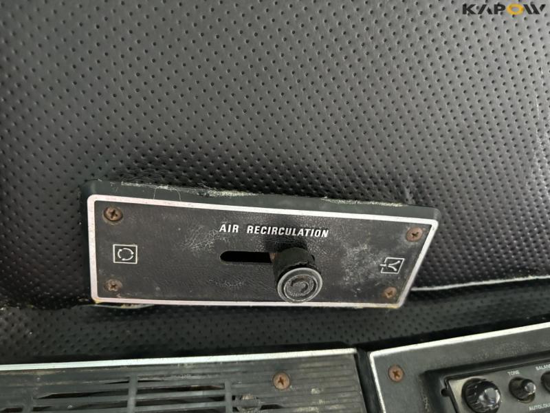 International Harvester 886 tractor 55