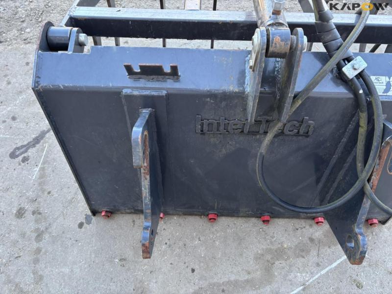 Intertech grab handle with Eurotrac hitch 22