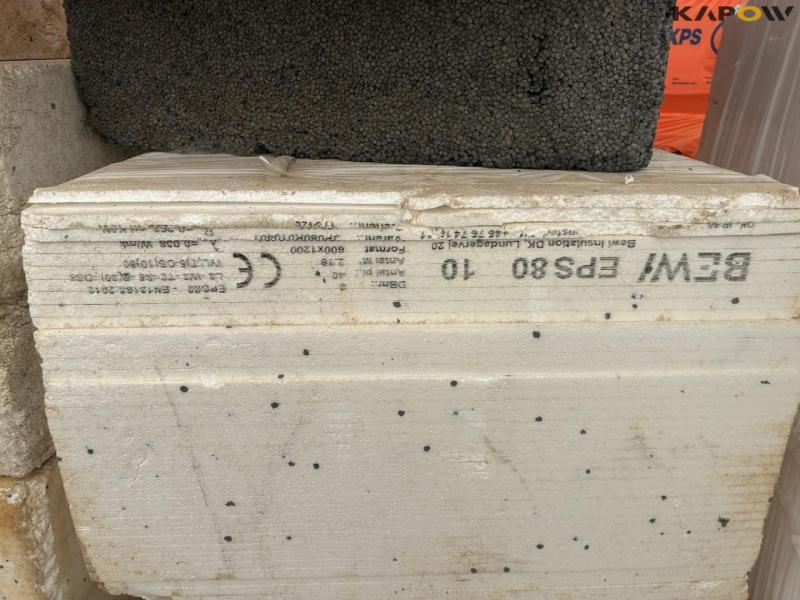 Insulation boards in flamingo 12