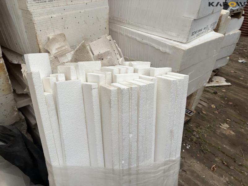 Insulation boards in flamingo 37