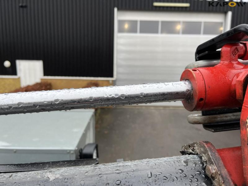 Iveco 120-250 Euro Cargo truck with Ferrari F540 crane 33