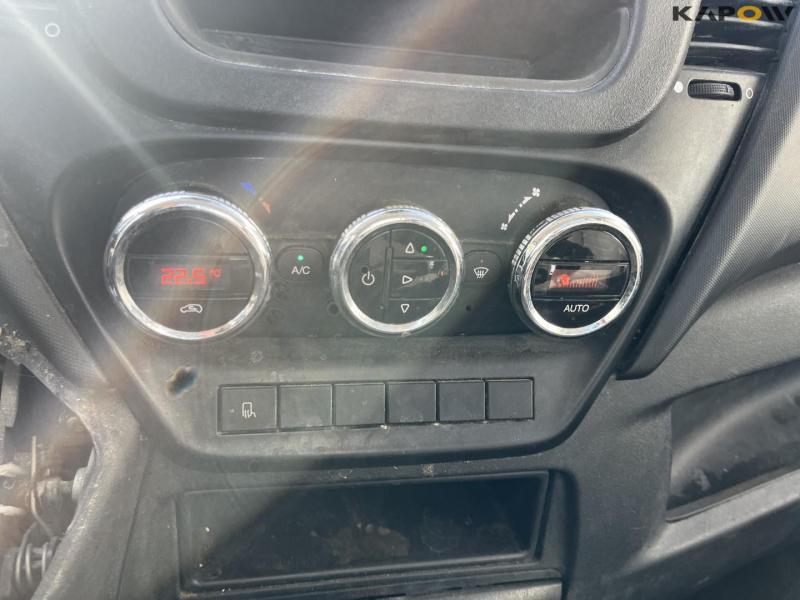 Iveco 35C15 van 38