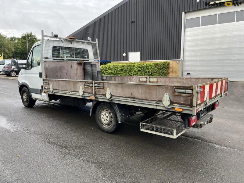 Iveco Daily 35S van 7