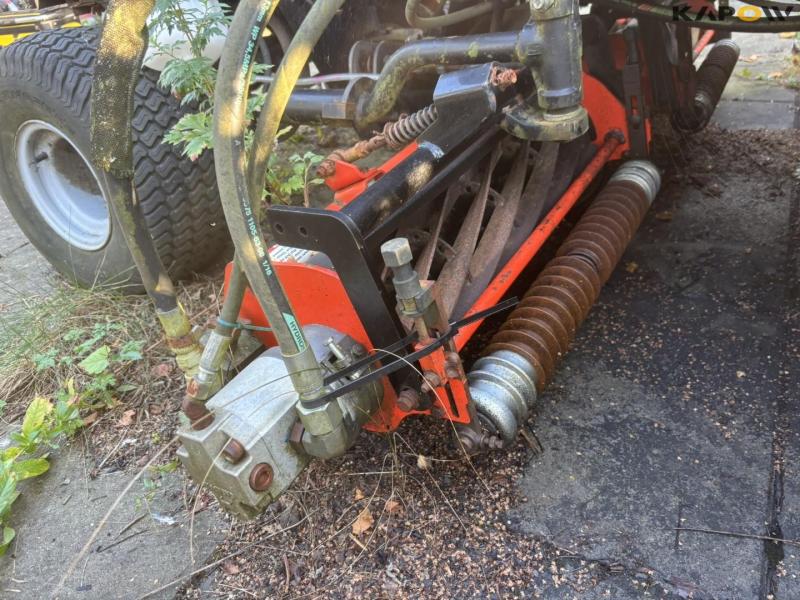 Jacobsen LF3400 4WD cylinder mower 7