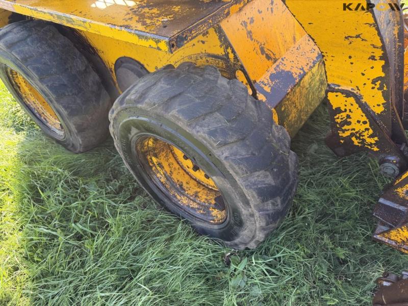JCB 165 skid steer 27