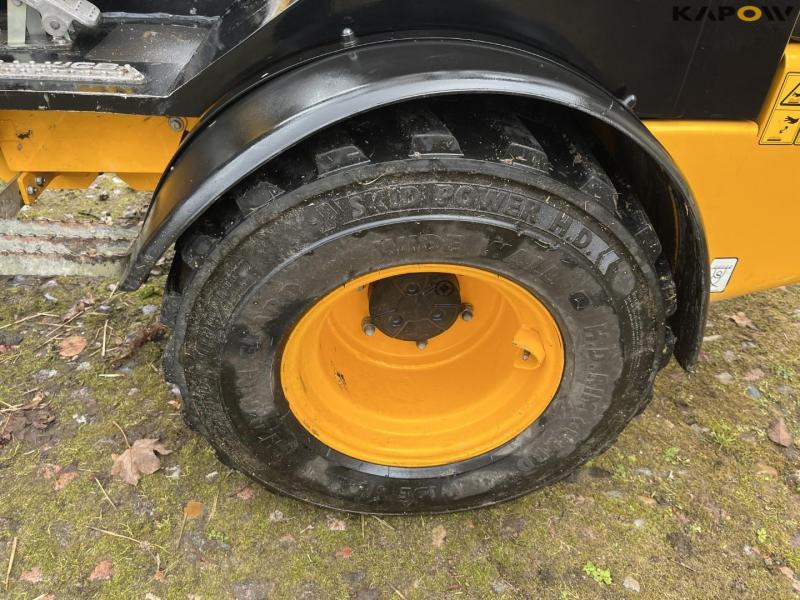 JCB 403 skid steer loader 26