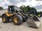JCB 435 S articulated wheel loader with loading bucket 1