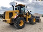 JCB 435 S articulated wheel loader with loading bucket 2