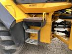 JCB 435 S articulated wheel loader with loading bucket 20