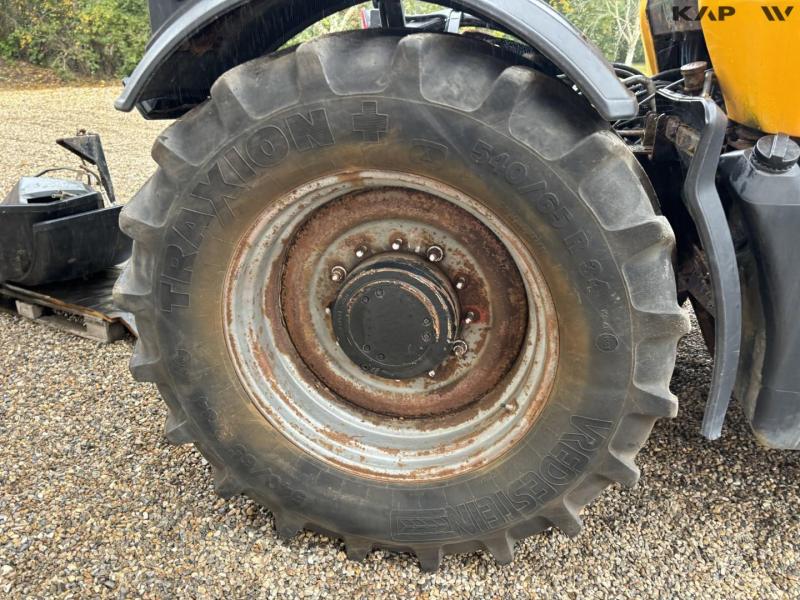 JCB tractor - Burnt 57