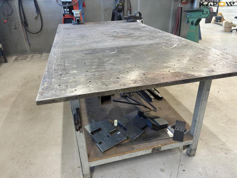 Iron table with vice 18