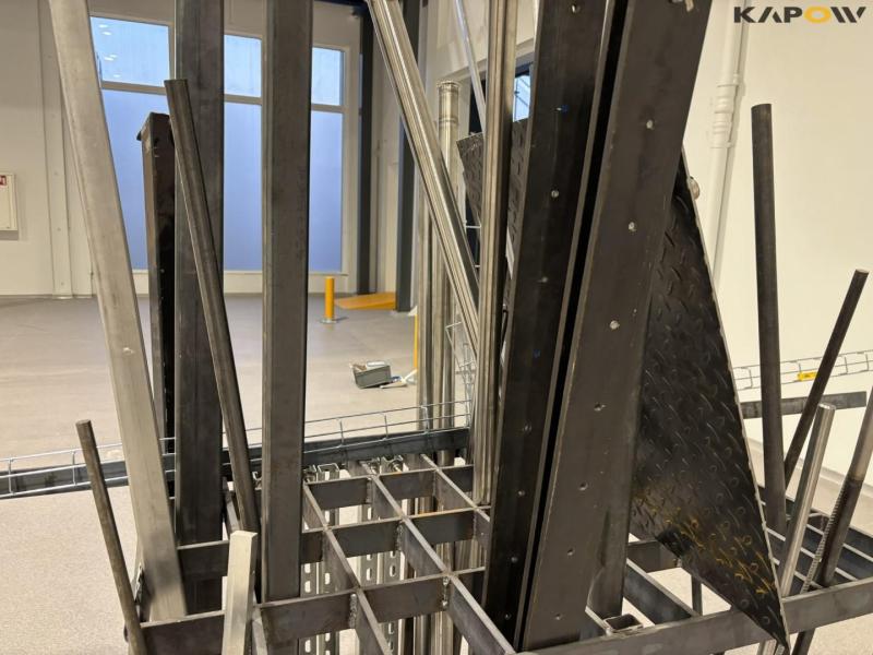 Iron holder with contents 24