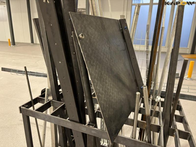 Iron holder with contents 26