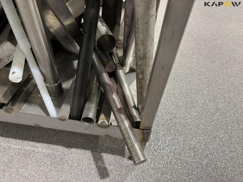 Iron holder with contents 12