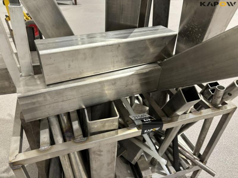 Iron holder with contents 16