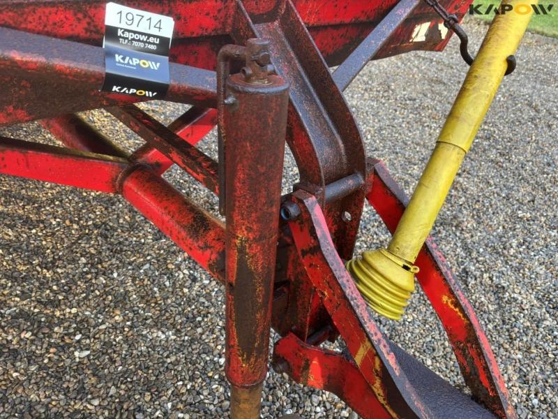 JF dump trailer with manure spreader 13