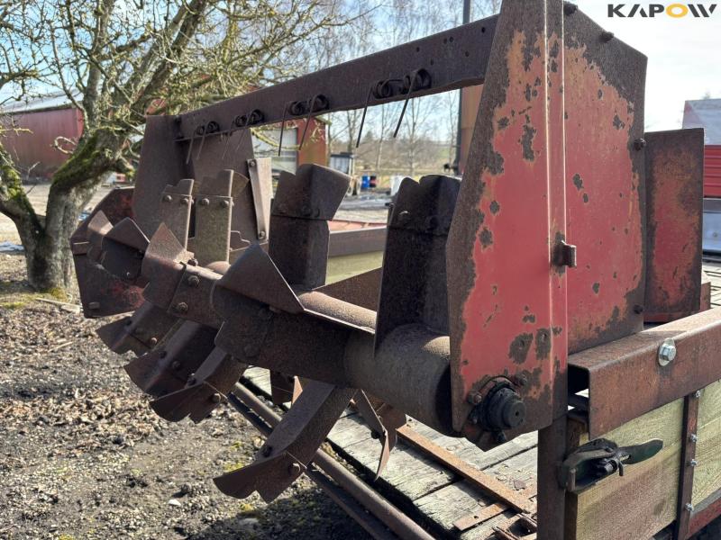 JF AV40 with manure spreader 25