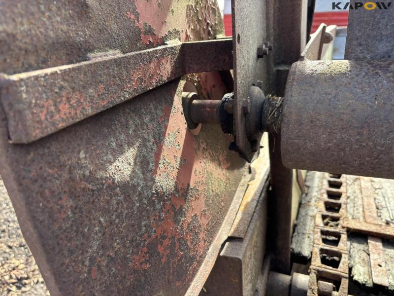 JF AV40 with manure spreader 28