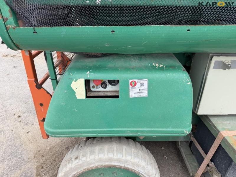 JLG 3369F scissor lift 10