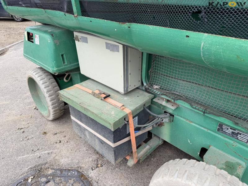 JLG 3369F scissor lift 25