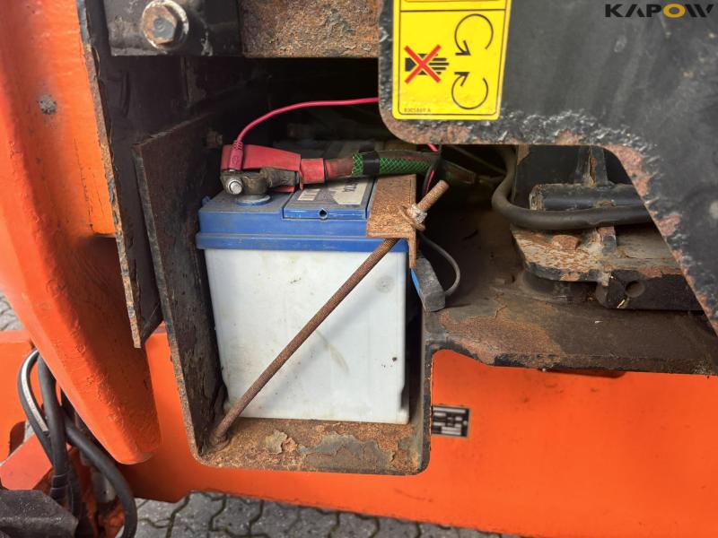 JLG 450 AJ boom lift with articulated arm 13.7 metres 37