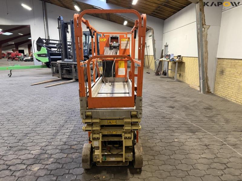 JLG scissor lift 6
