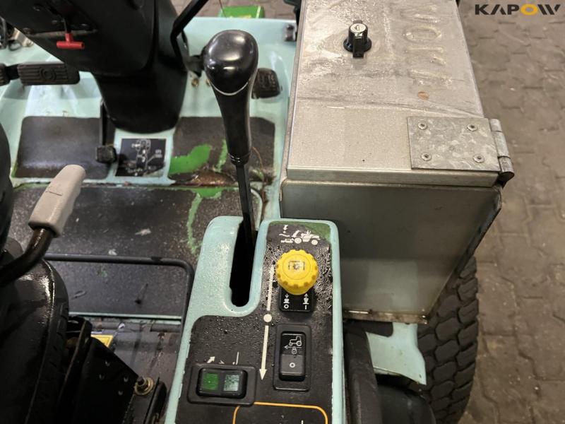 John Deere 1565 tool carrier 19