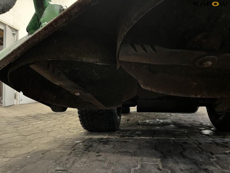 John Deere 1565 tool carrier 24