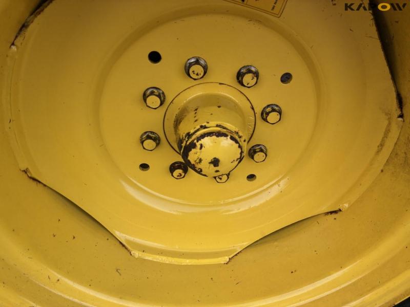 John Deere 2254 combine harvester 57