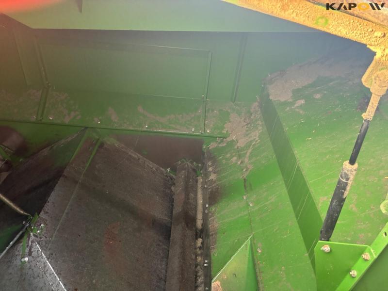 John Deere 2254 combine harvester 105