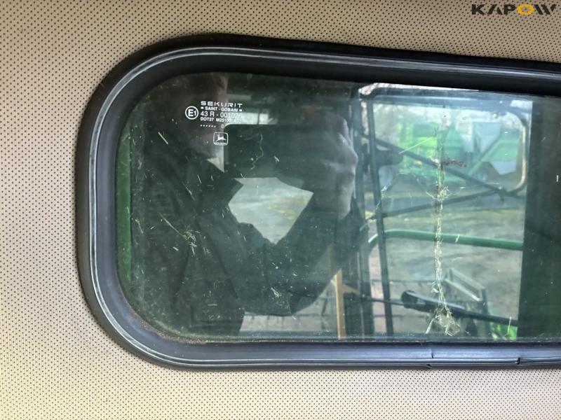 John Deere 2254 combine harvester 133