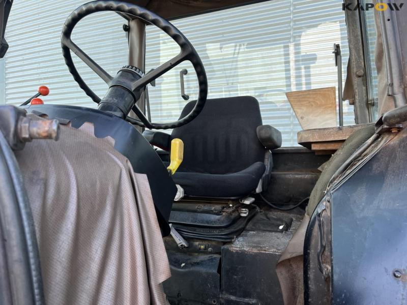 John Deere 3040 tractor 37