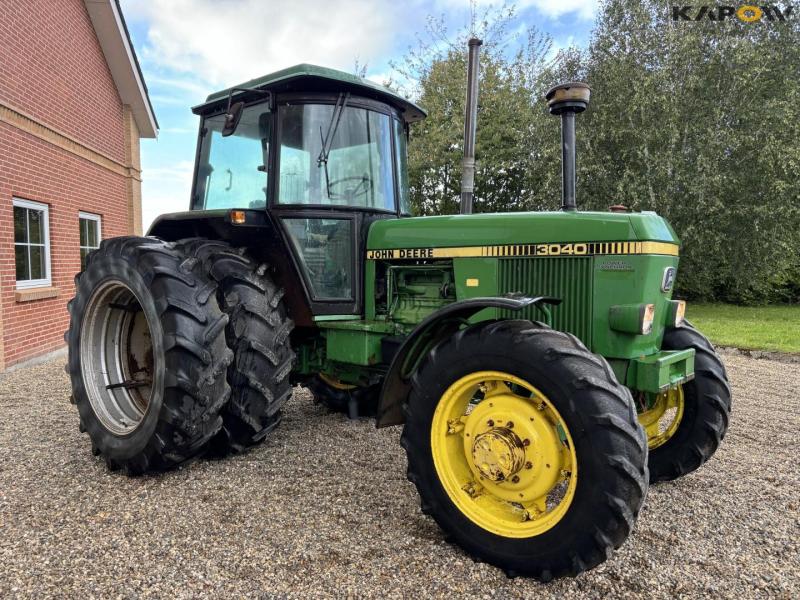 John Deere 3040 tractor 3