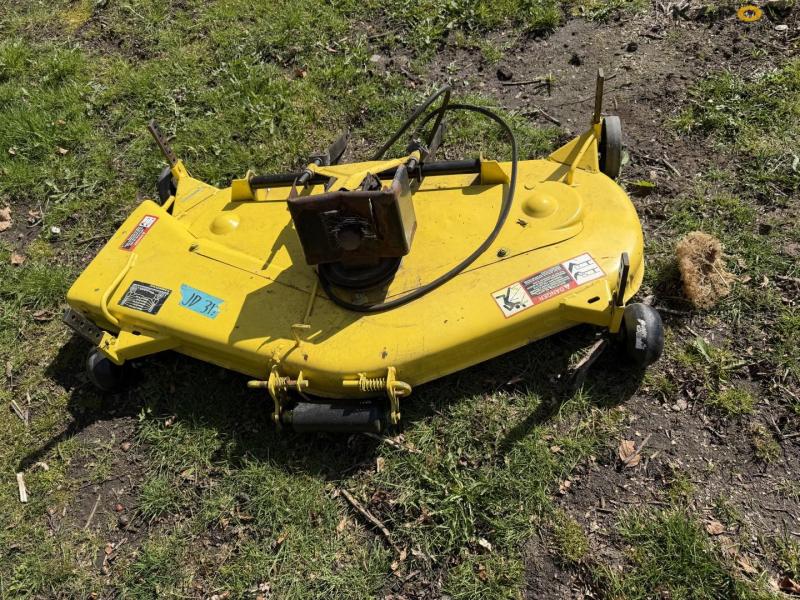 John Deere 318 lawn tractor with mower deck 30