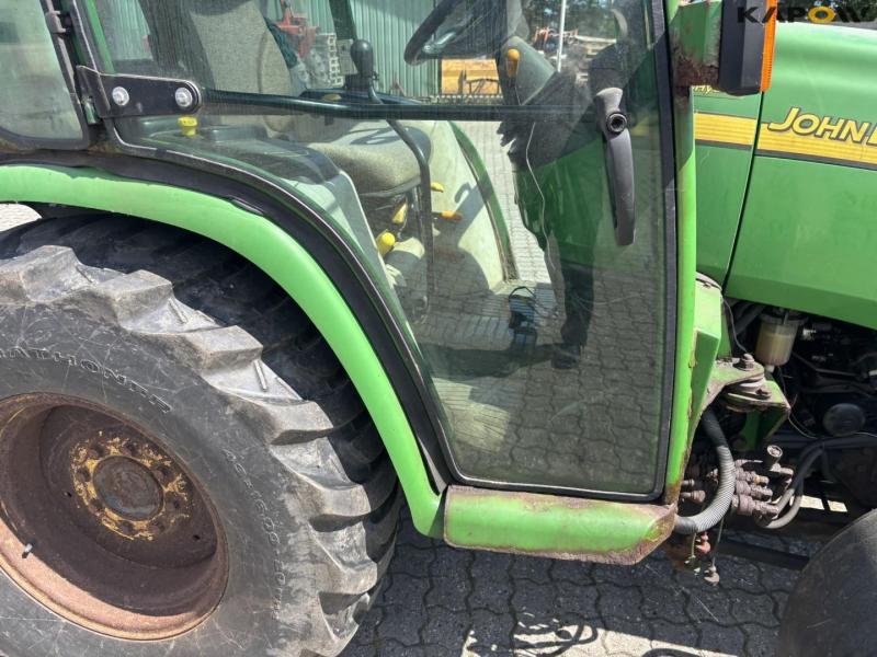 John Deere 3320 4WD 29