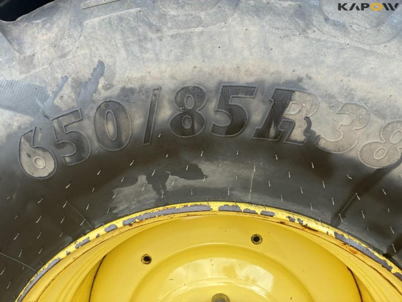 John Deere 6215M tractor 35