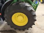 John Deere 6215R tractor 64
