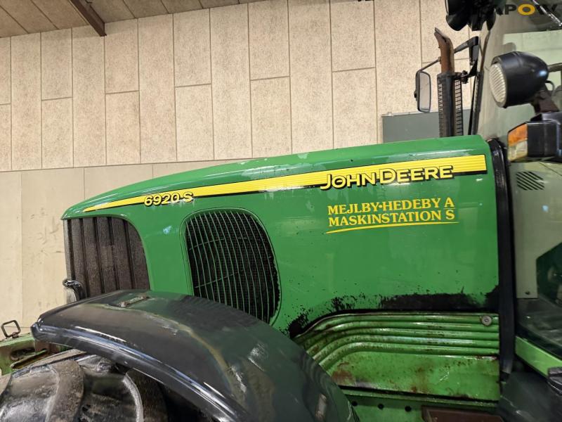John Deere 6920S tractor 8