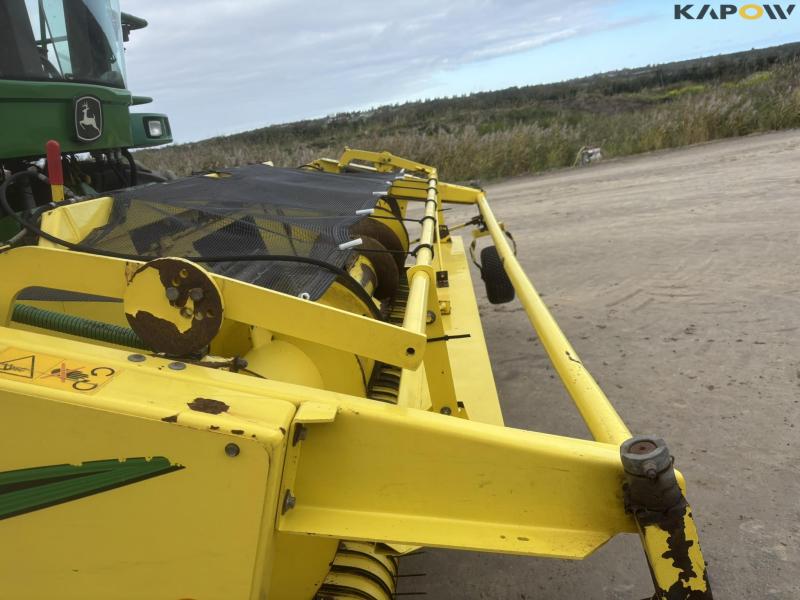 John Deere 7700 forage harvester with corn header and pickup 17