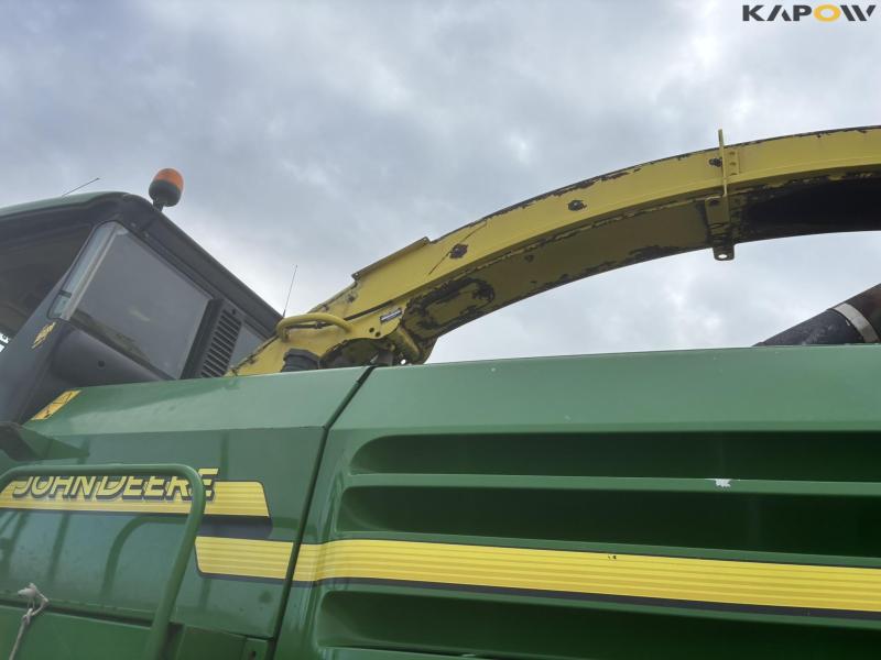 John Deere 7700 forage harvester with corn header and pickup 52