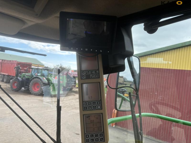 John Deere 7700 forage harvester with corn header and pickup 73