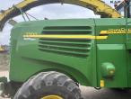 John Deere 7700 forage harvester with corn header and pickup 34