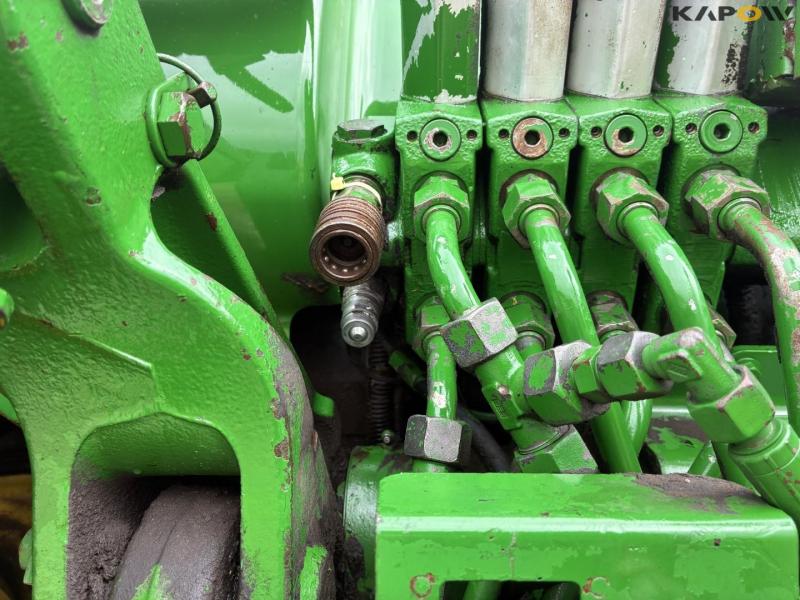 John Deere 7720 tractor 29