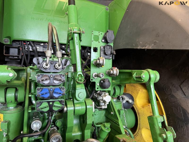 John Deere 8295R tractor 44