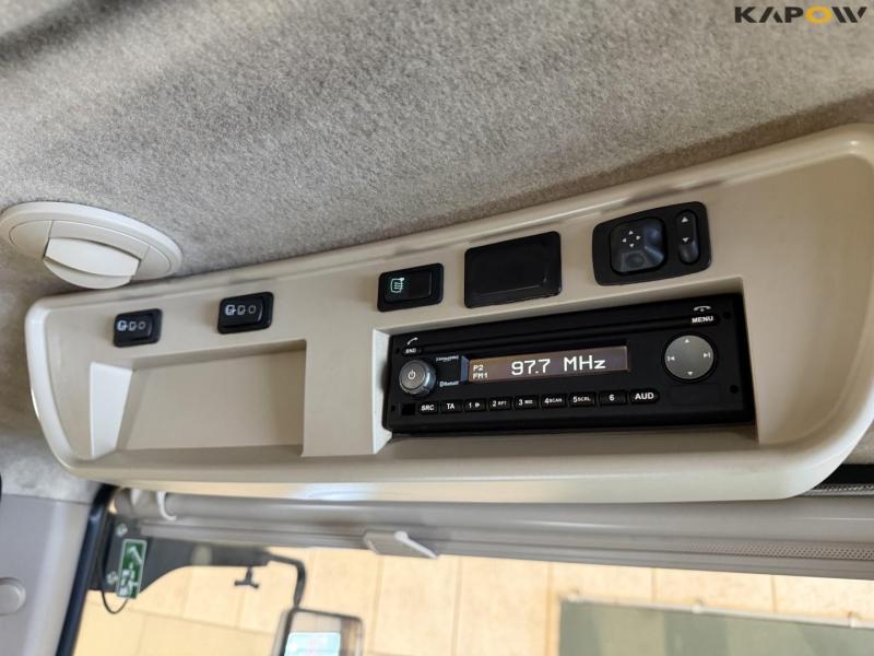 John Deere 8295R tractor 71