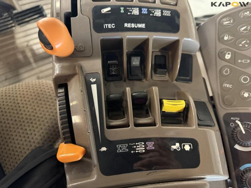 John Deere 8335R tractor 60