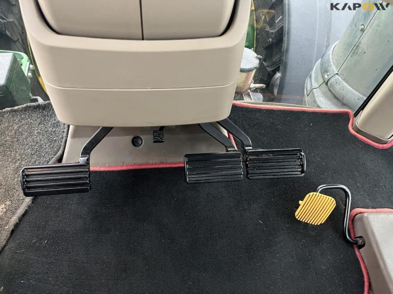 John Deere 8345R tractor 47