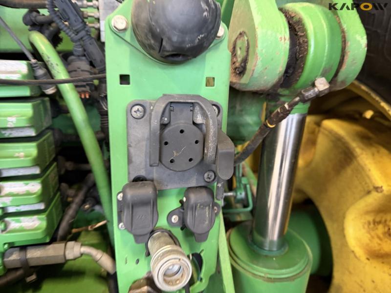 John Deere 8360R tractor 36