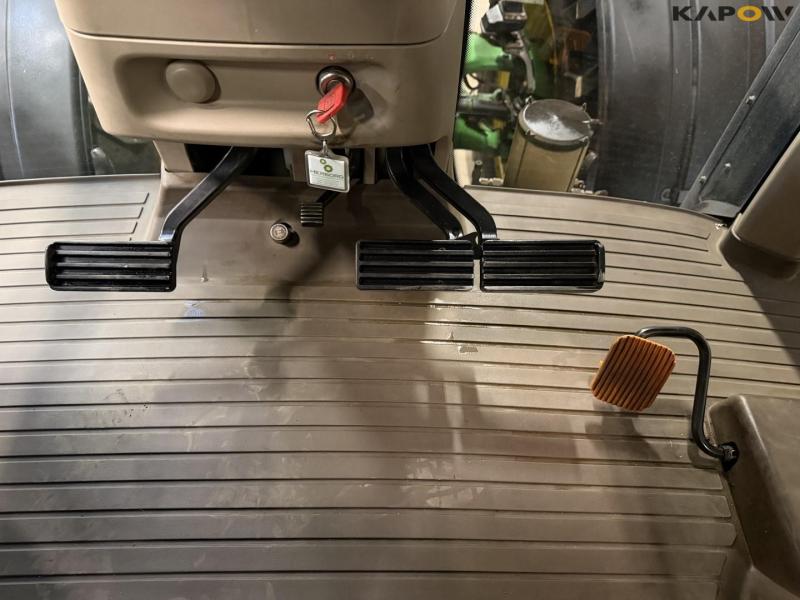 John Deere 8360R tractor 63